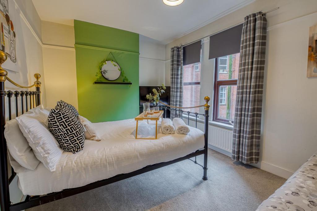 Charming City Home, Beside The Serene Ormeau Park ベルファスト エクステリア 写真