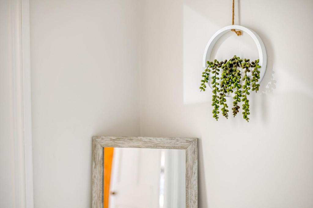 Charming City Home, Beside The Serene Ormeau Park ベルファスト エクステリア 写真