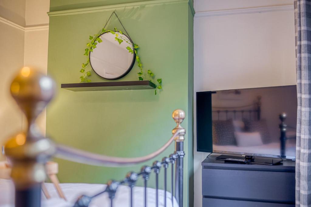 Charming City Home, Beside The Serene Ormeau Park ベルファスト エクステリア 写真