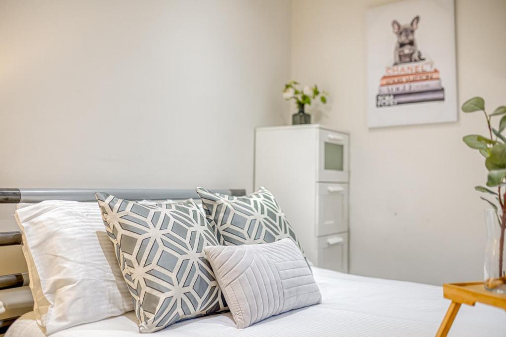 Charming City Home, Beside The Serene Ormeau Park ベルファスト エクステリア 写真